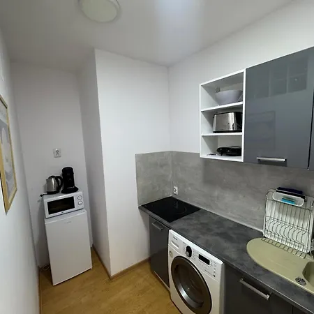 Apartmentsbymatyrafa-ix Lägenhet